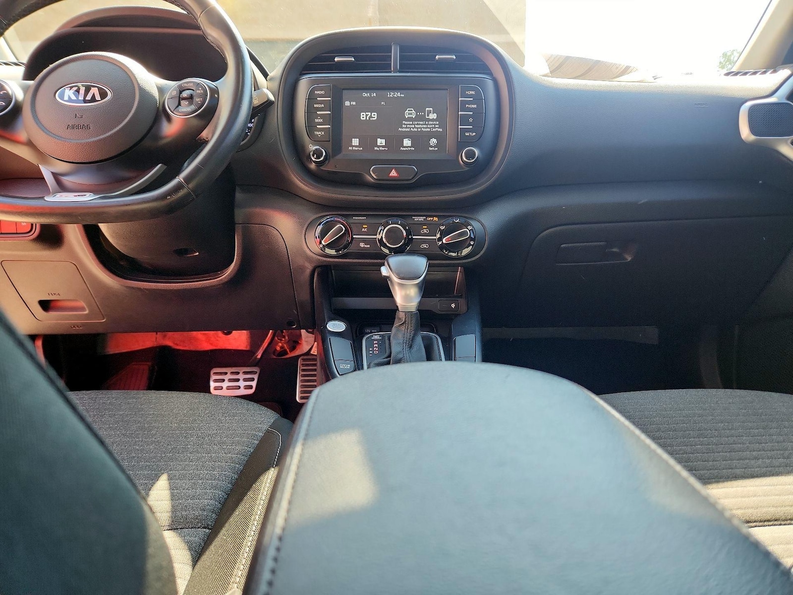 Apple CarPlay® & Android Auto™
