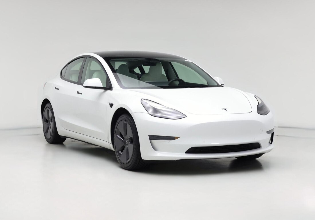 2022 Tesla Model 3 Rear-Wheel Drive in White — CarMax photo