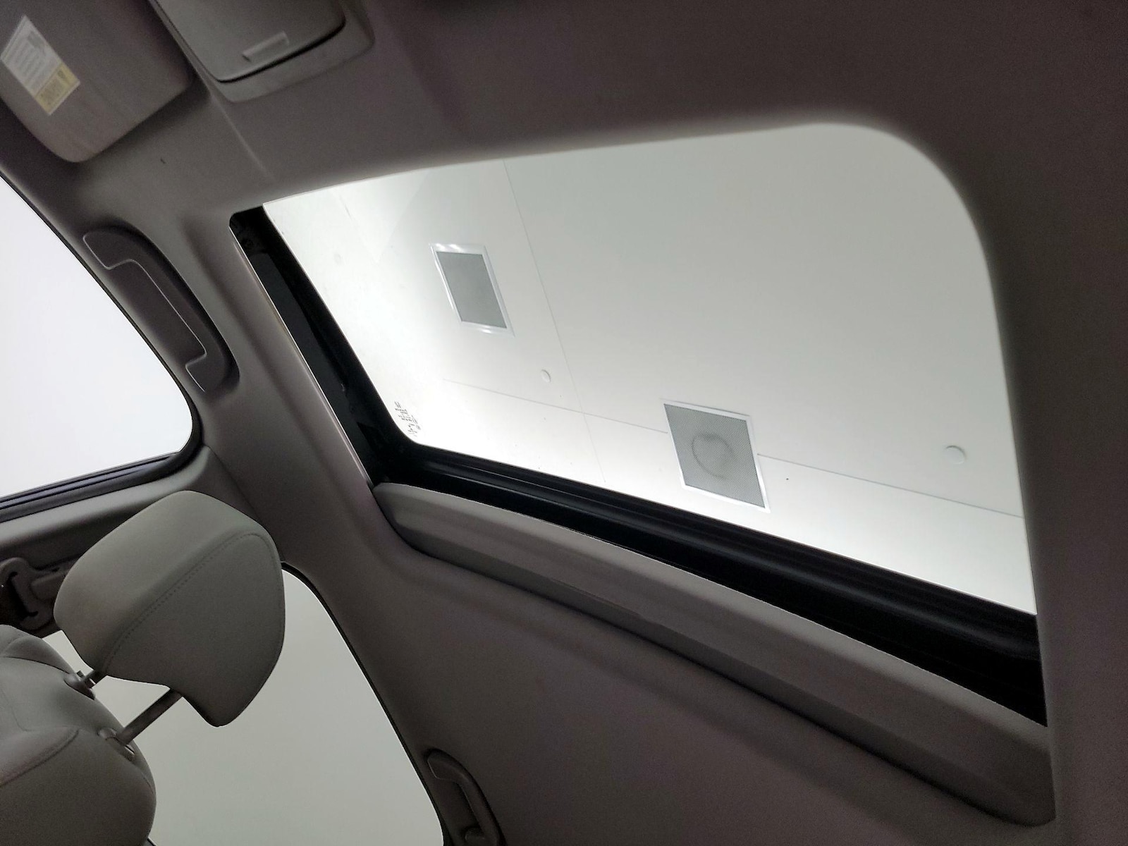 Sunroof(s) & Overhead Airbags