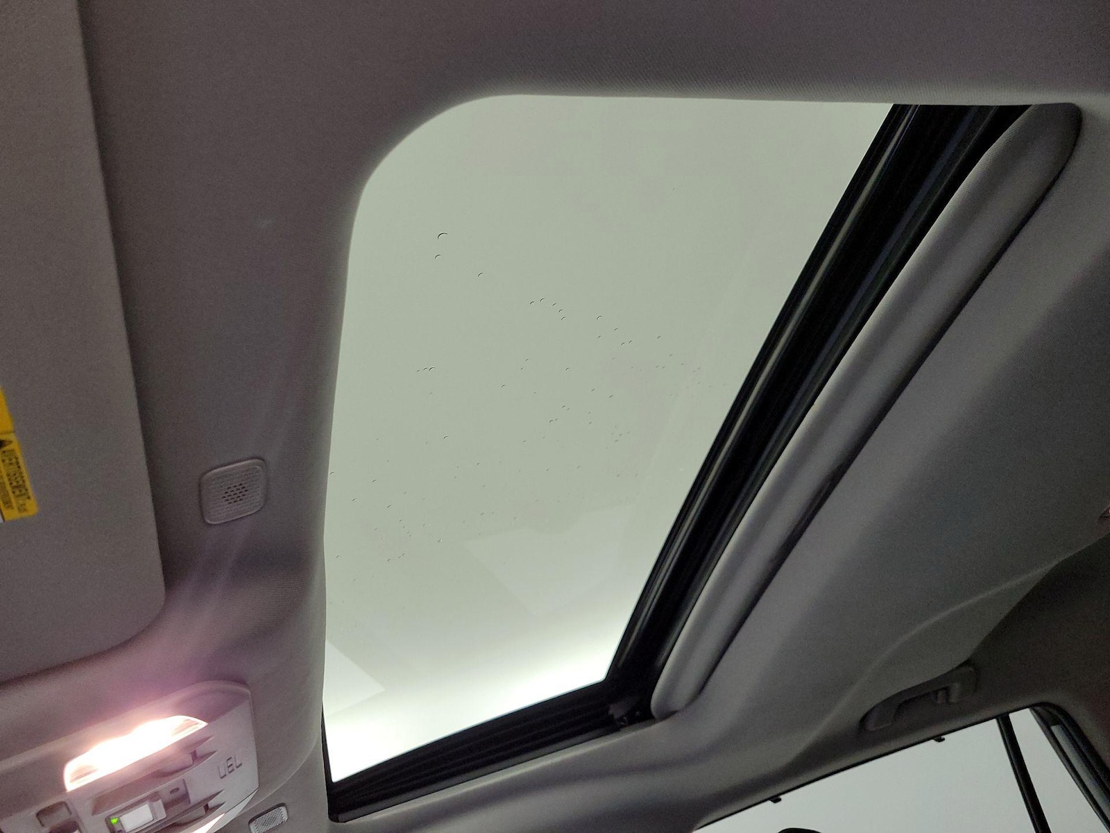 Sunroof(s) & Overhead Airbags