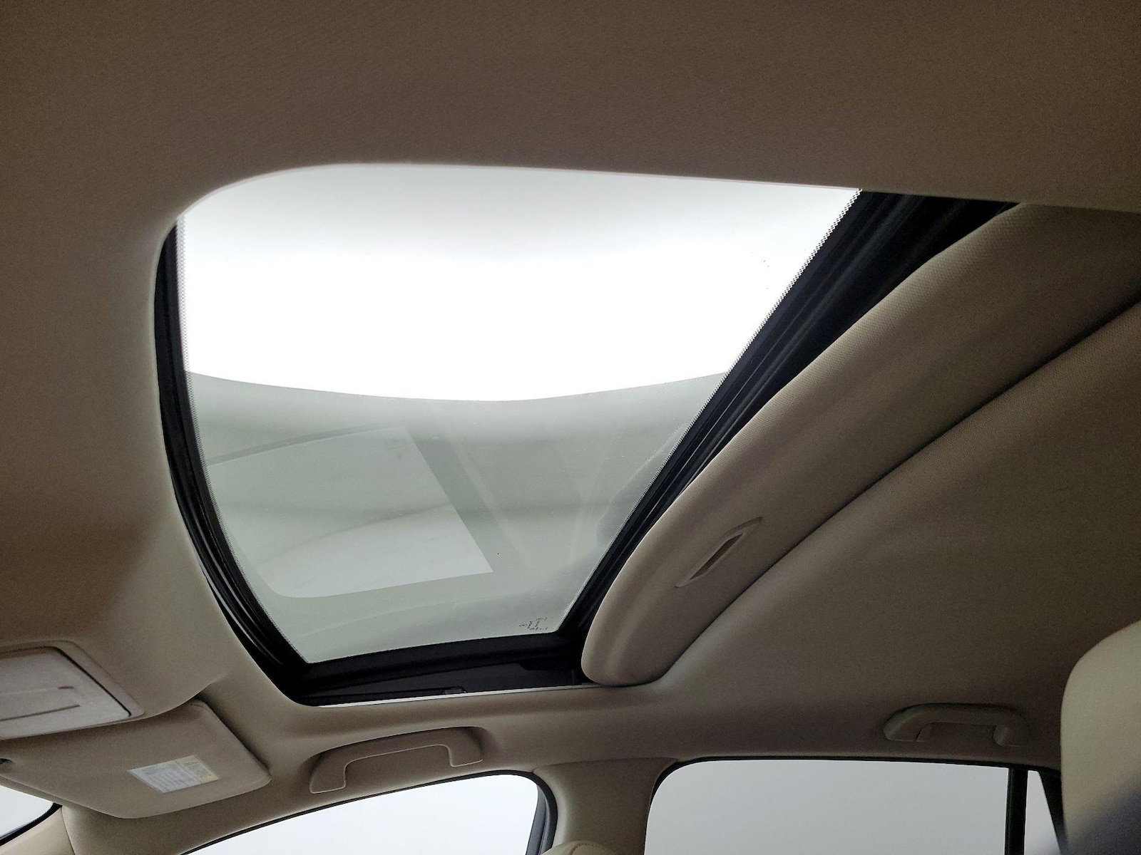 Sunroof(s) & Overhead Airbags