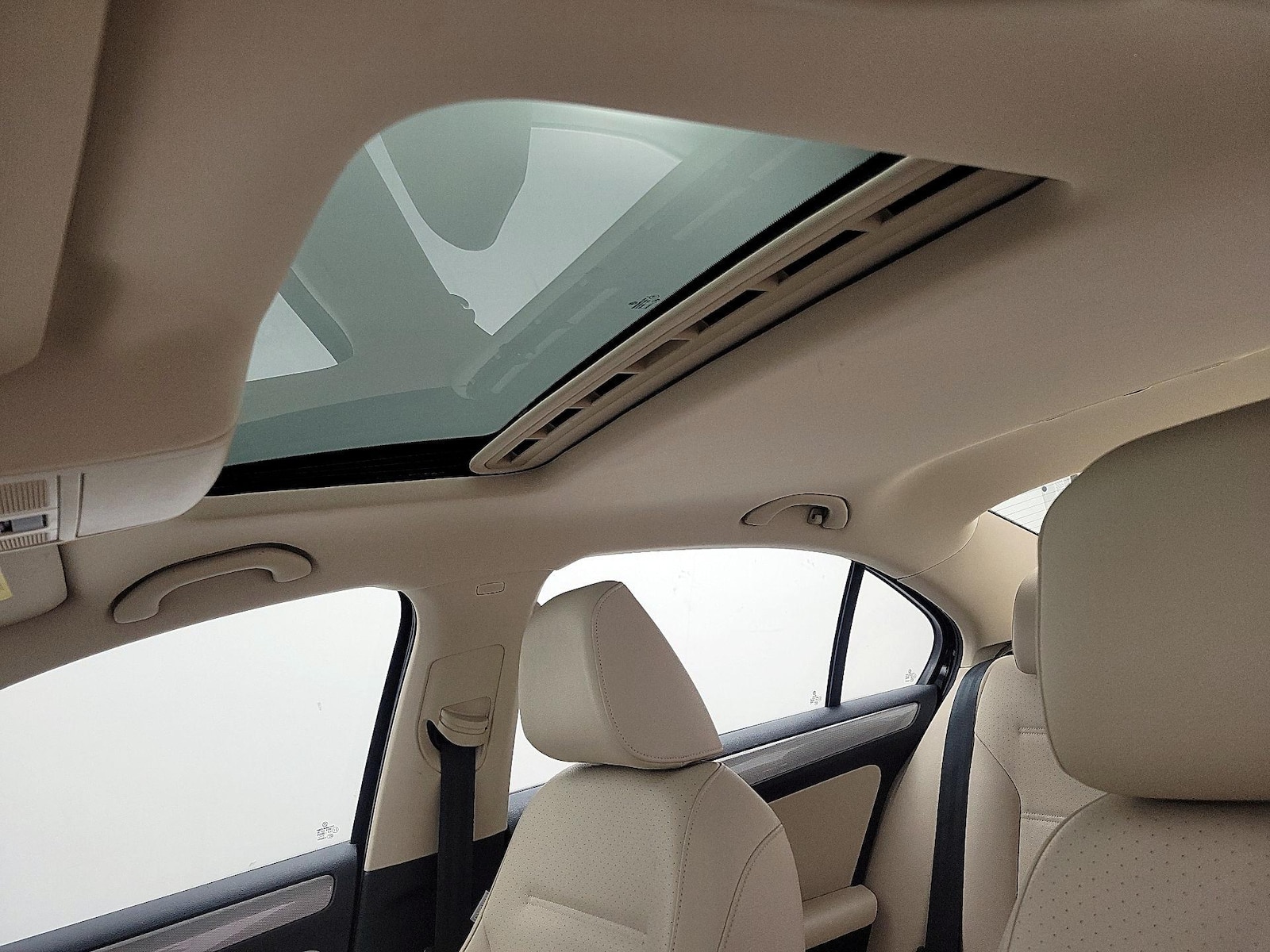 Sunroof(s) & Overhead Airbags