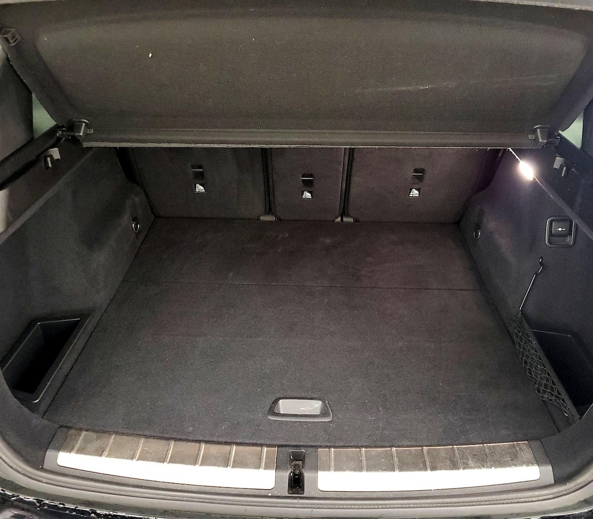 Trunk/Cargo (Seats Up)