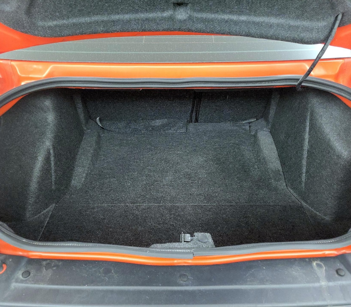 Trunk/Cargo (Seats Up)
