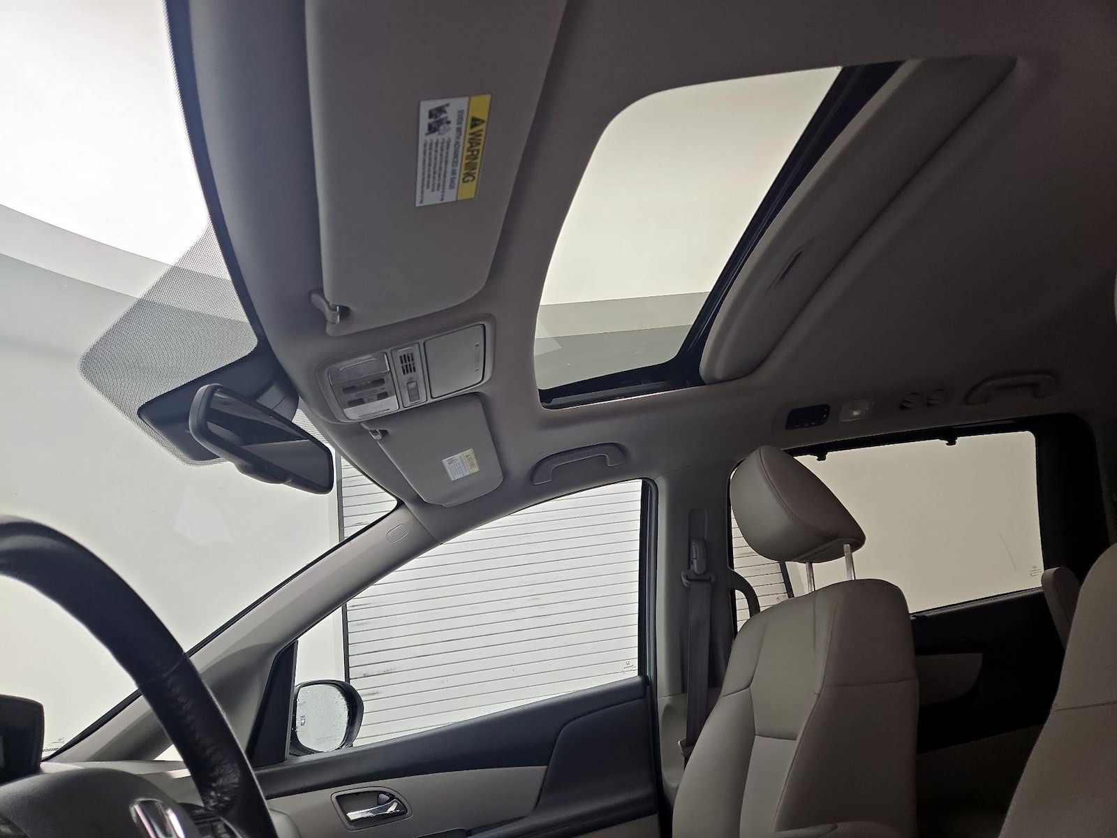 Sunroof(s) & Overhead Airbags