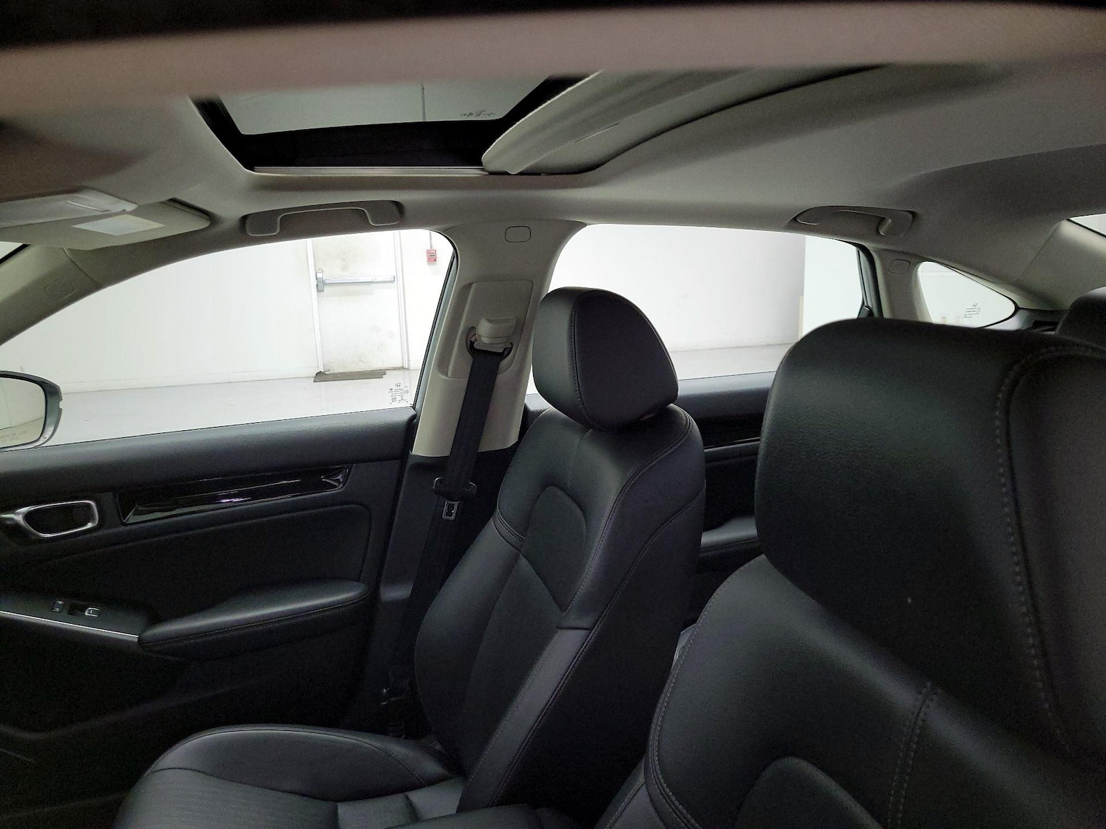 Sunroof(s) & Overhead Airbags