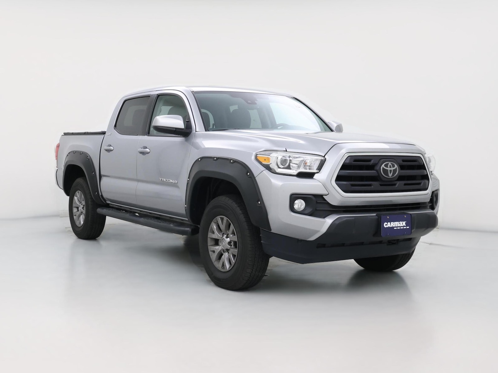Bed Cover & Tow Hitch
