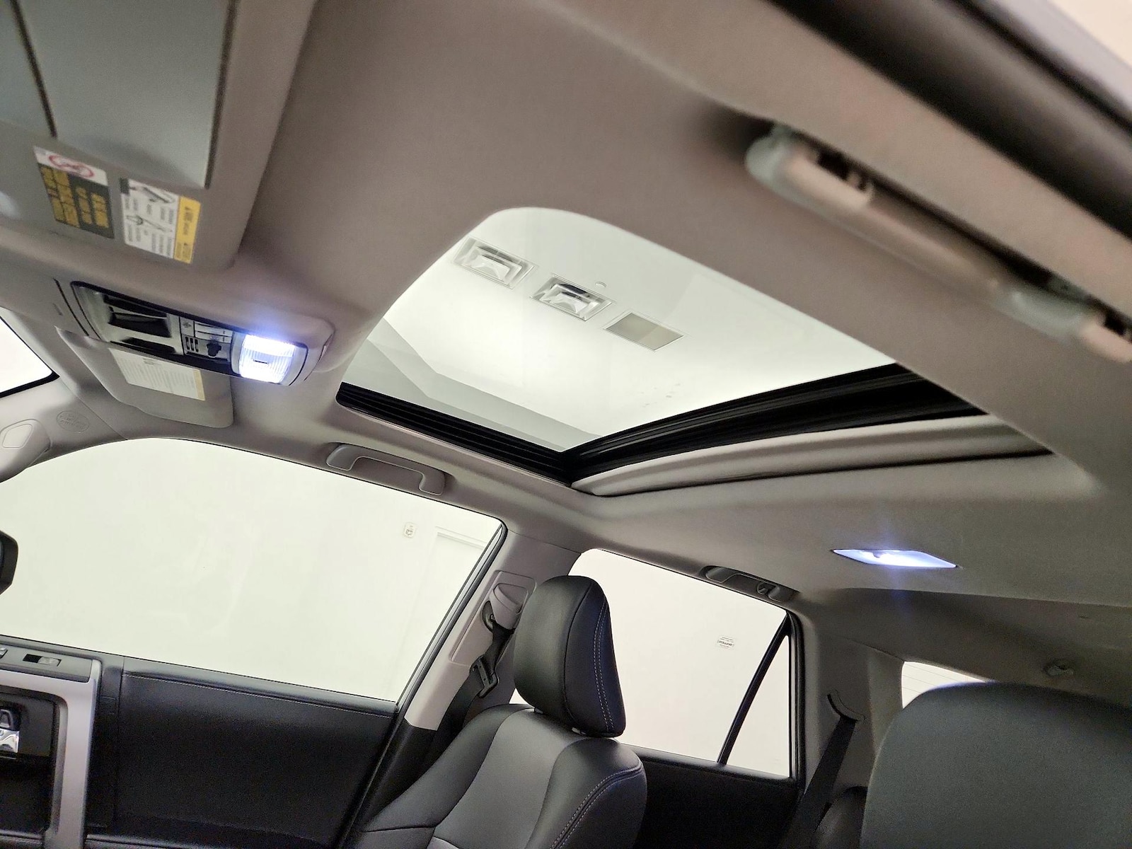 Sunroof(s) & Overhead Airbags