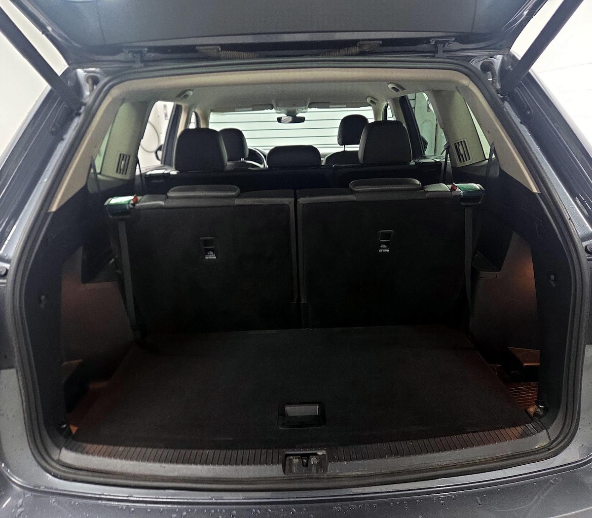 Trunk/Cargo (Seats Up)