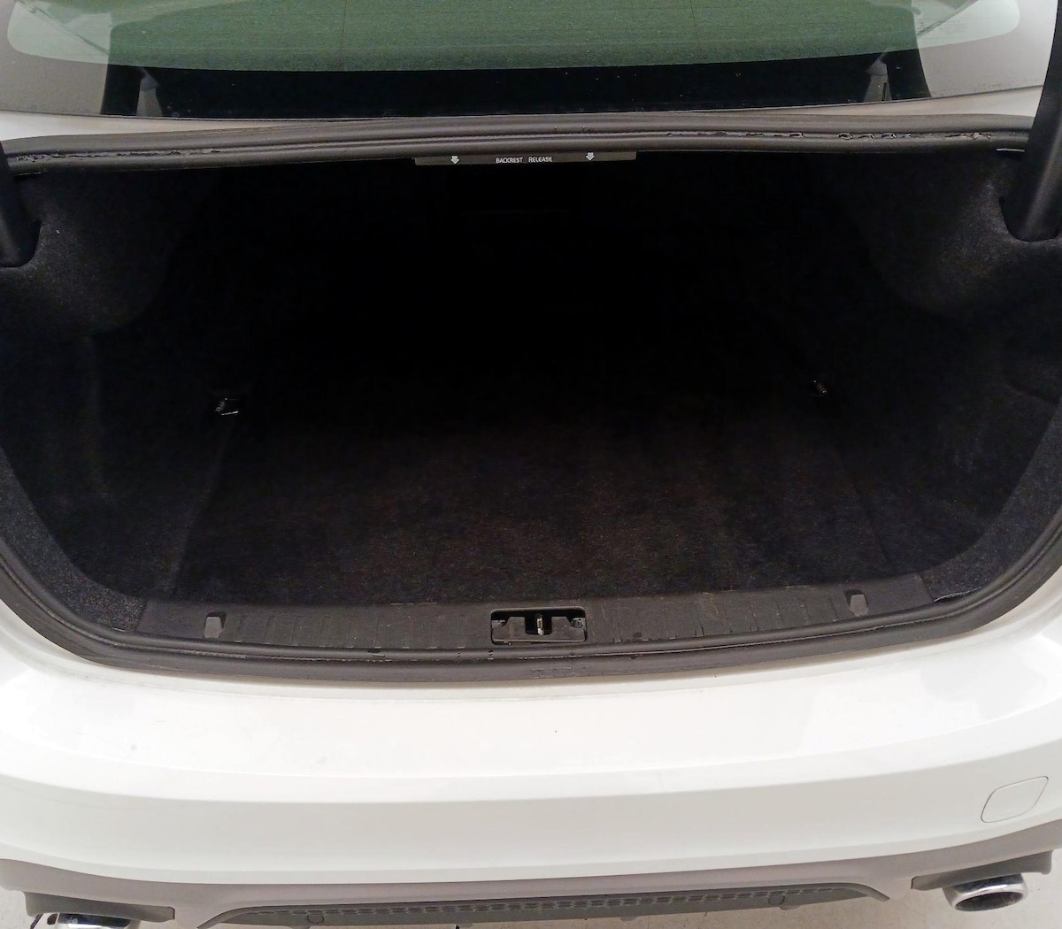 Trunk/Cargo (Seats Up)