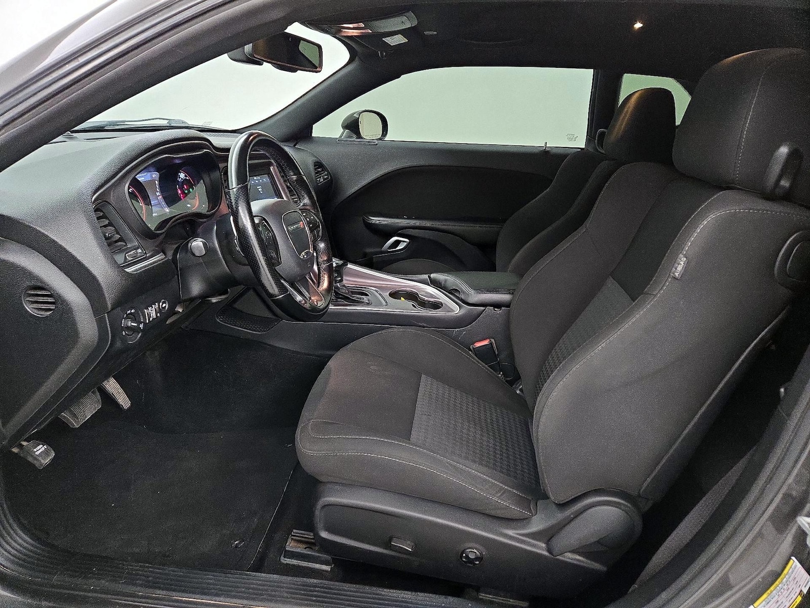 Power Seat(s) & Side Airbags