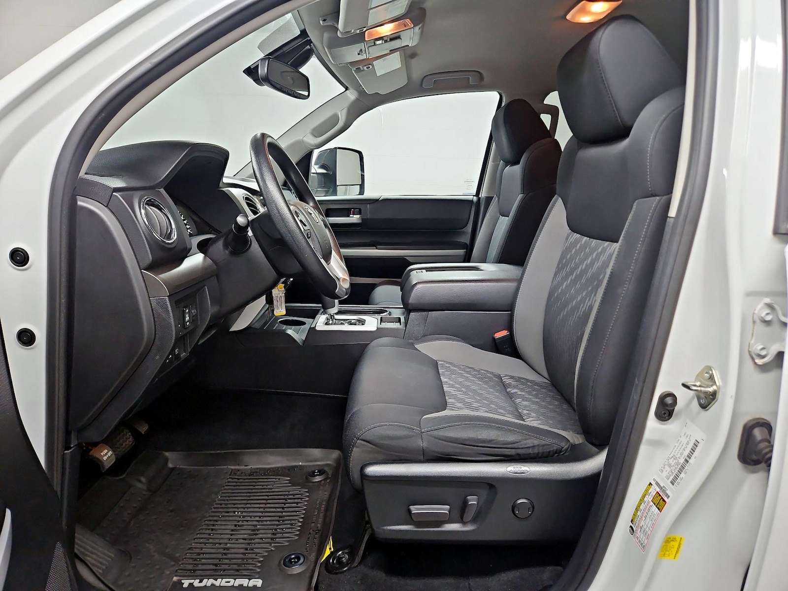 Power Seat(s) & Side Airbags