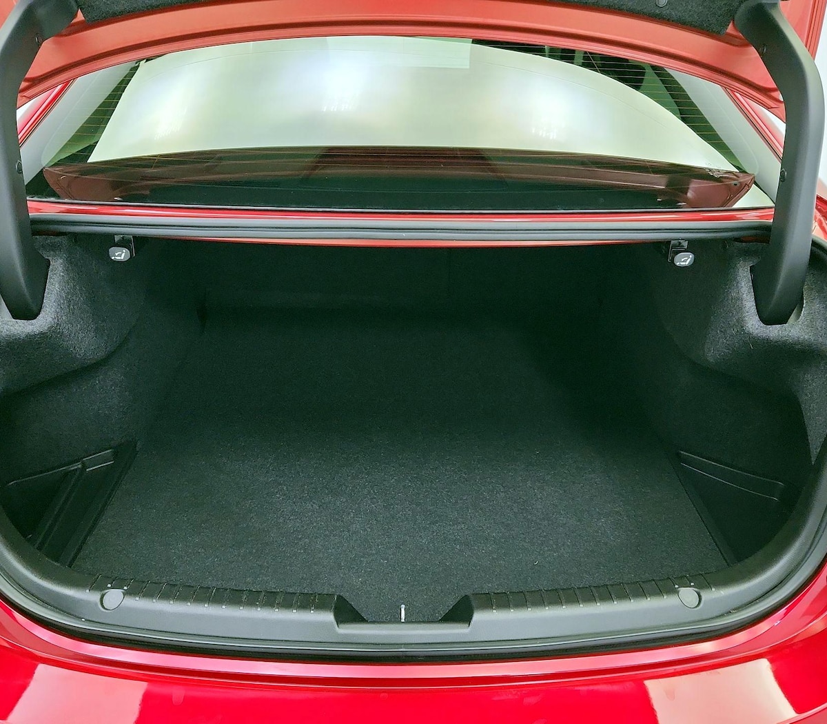 Trunk/Cargo (Seats Up)