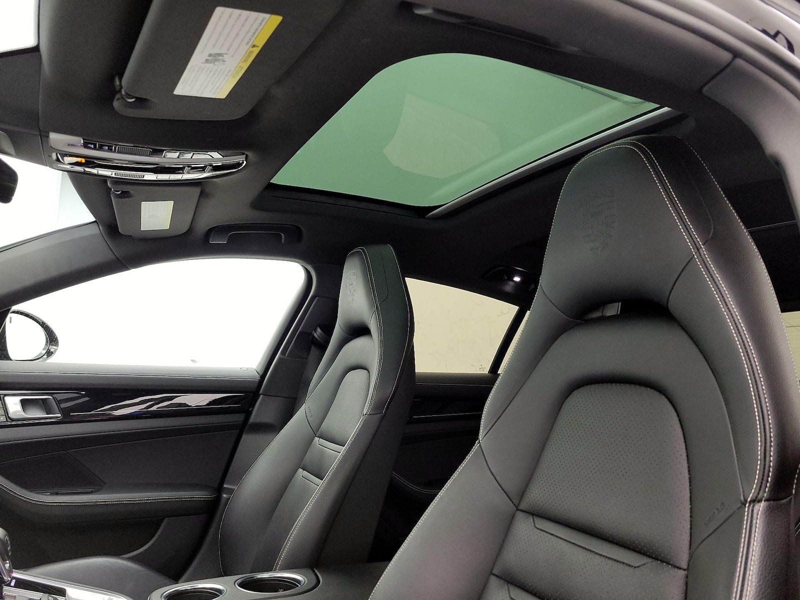 Panoramic Sunroof & Skylight(s)