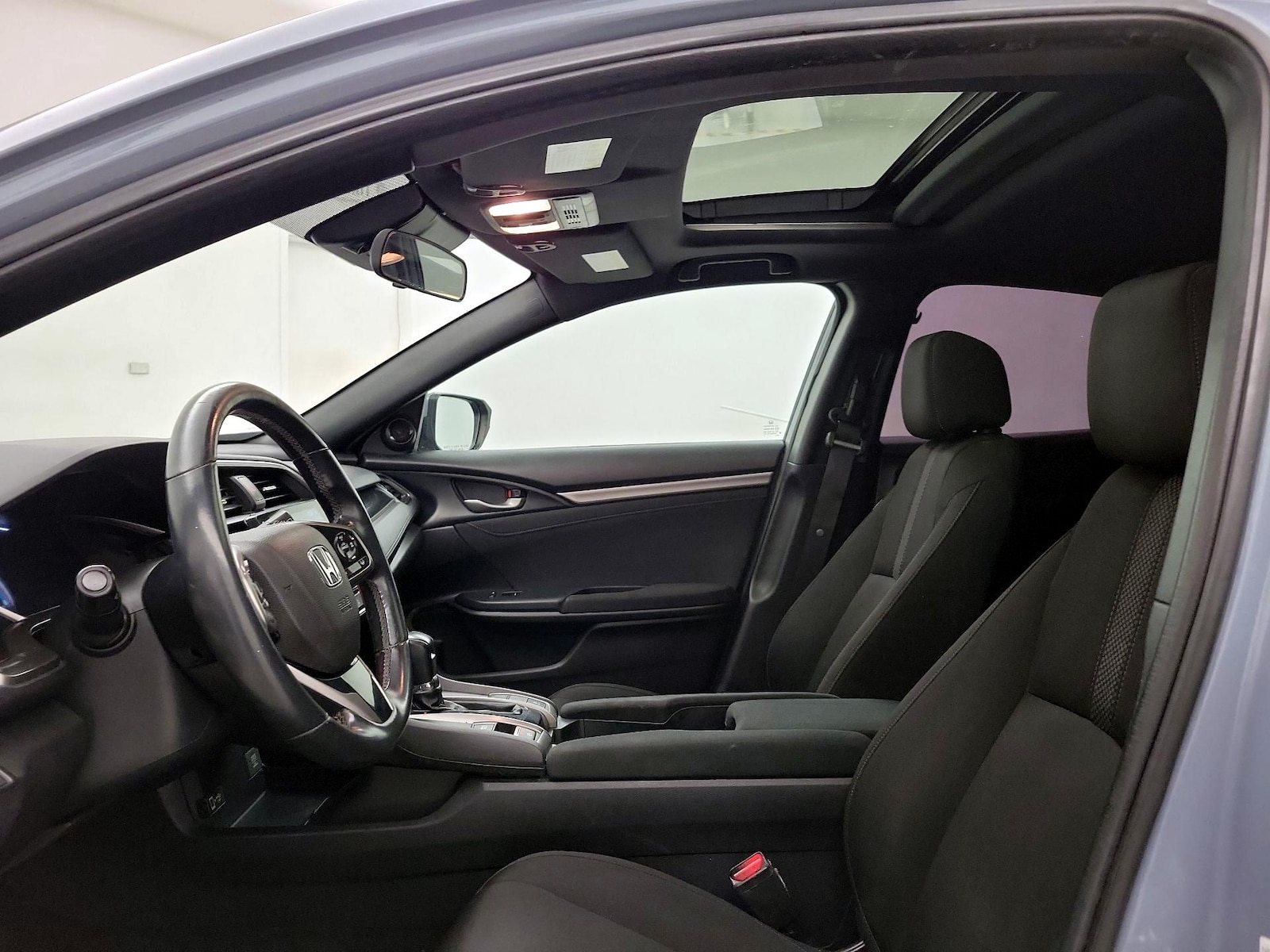 Sunroof(s) & Overhead Airbags