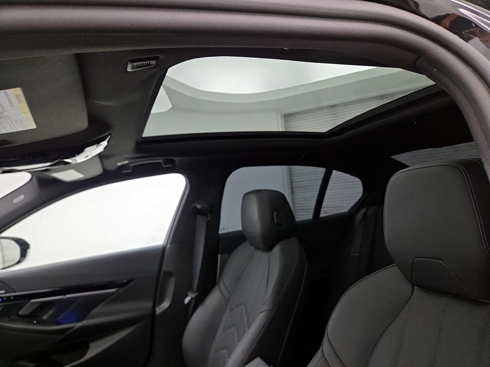 Sunroof(s) & Overhead Airbags