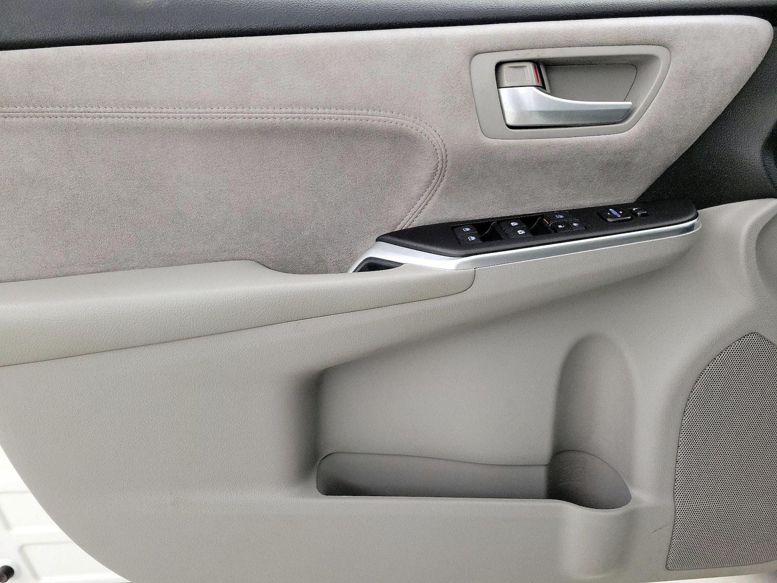 2016 Toyota Camry XSE - Photo 13