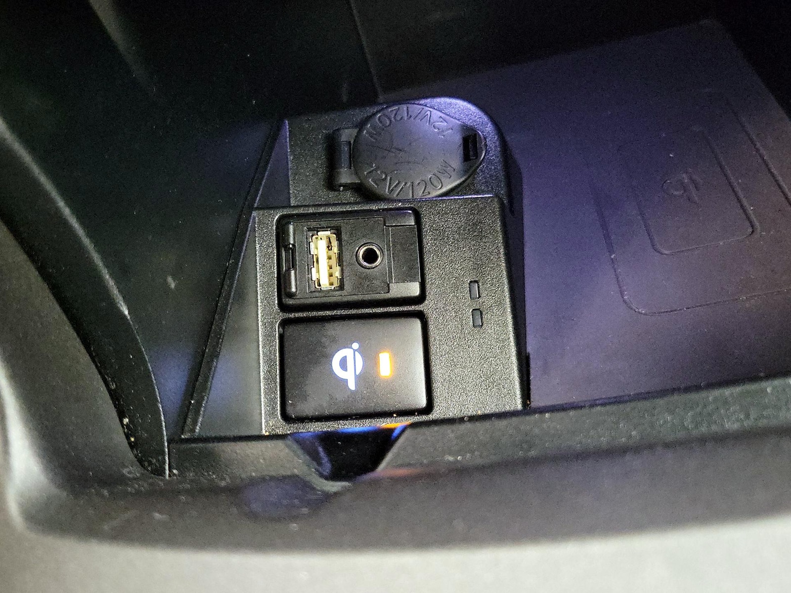 2016 Toyota Camry XSE - Photo 19