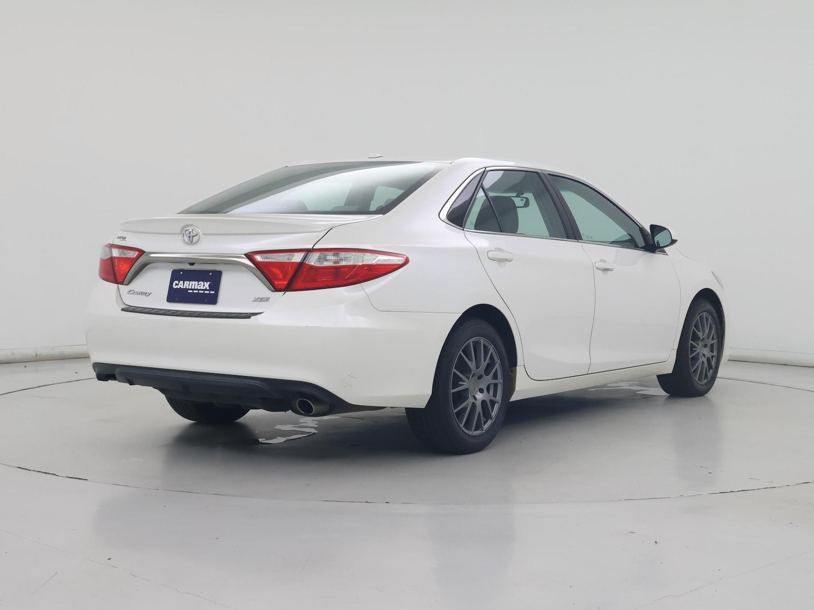 2016 Toyota Camry XSE - Photo 9