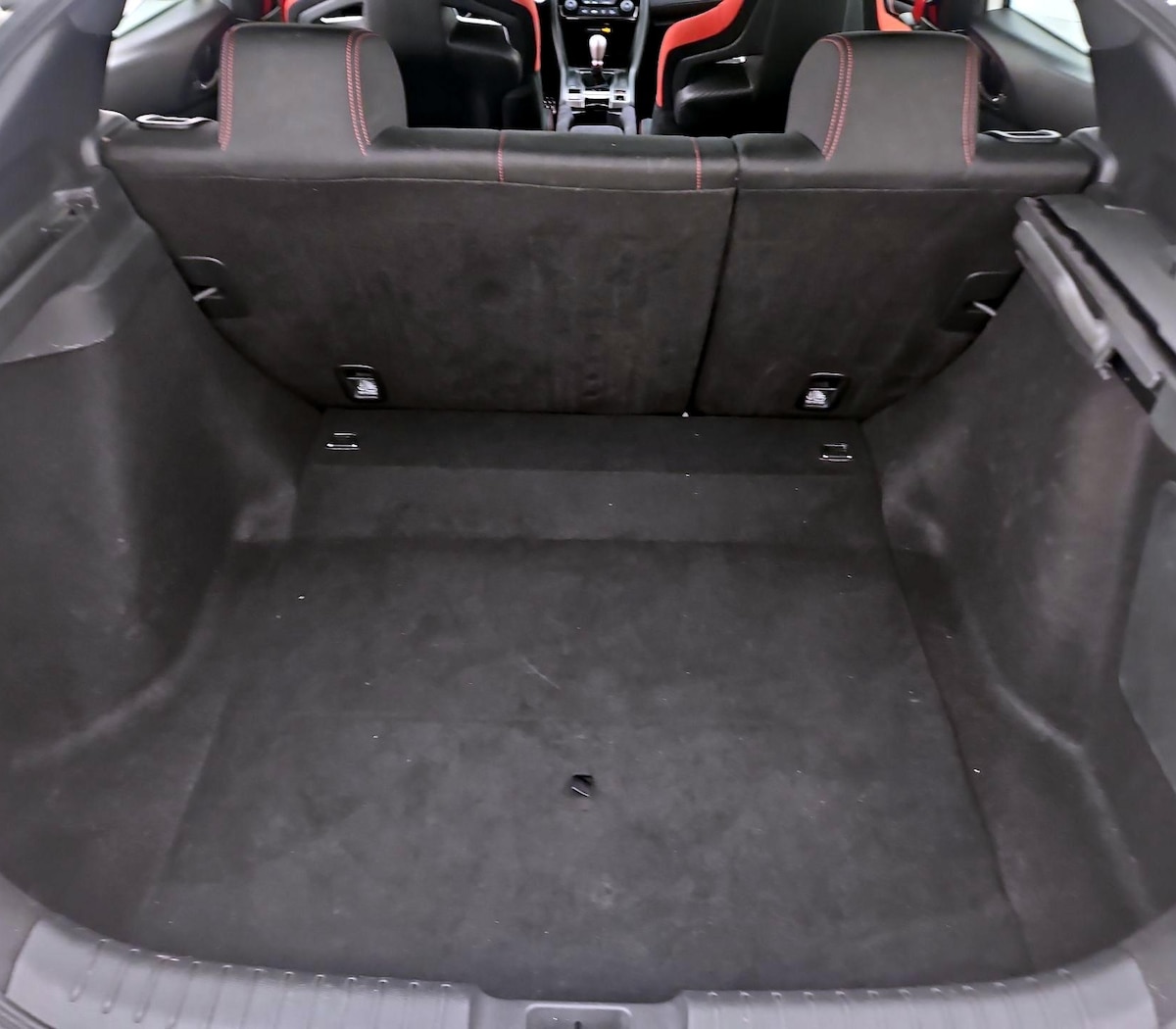 Trunk/Cargo (Seats Up)