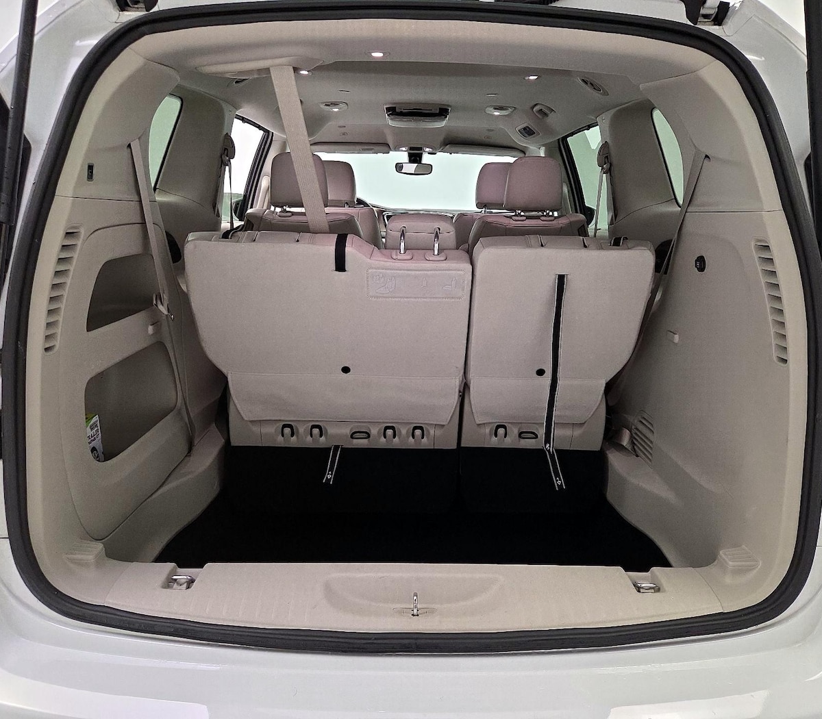 Trunk/Cargo (Seats Up)