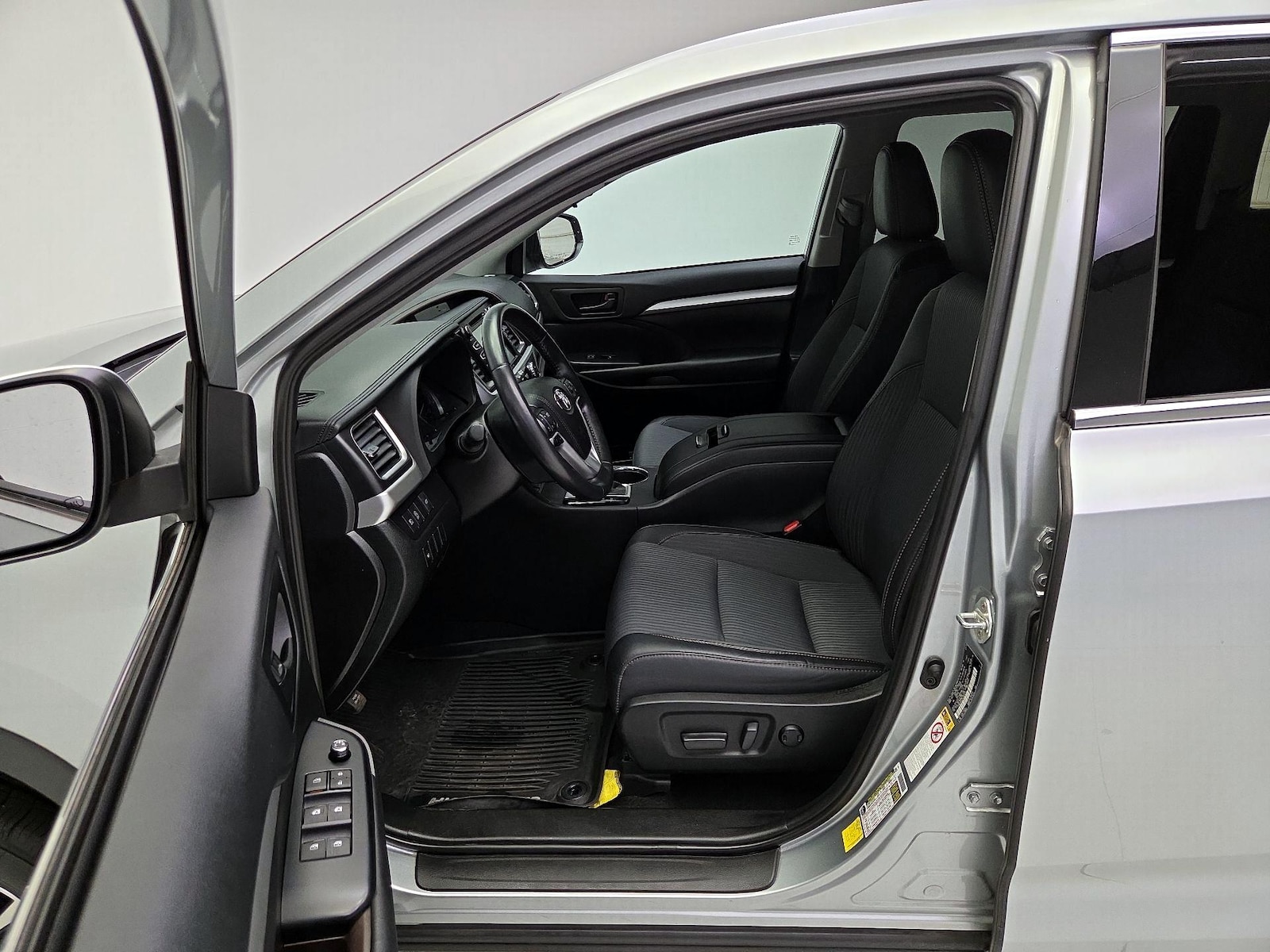 Power Seat(s) & Side Airbags
