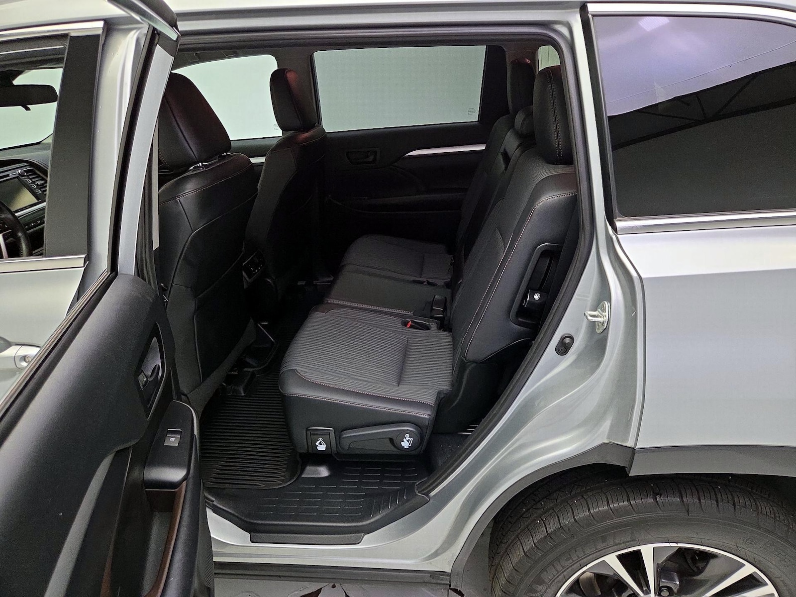 Rear Air Conditioning