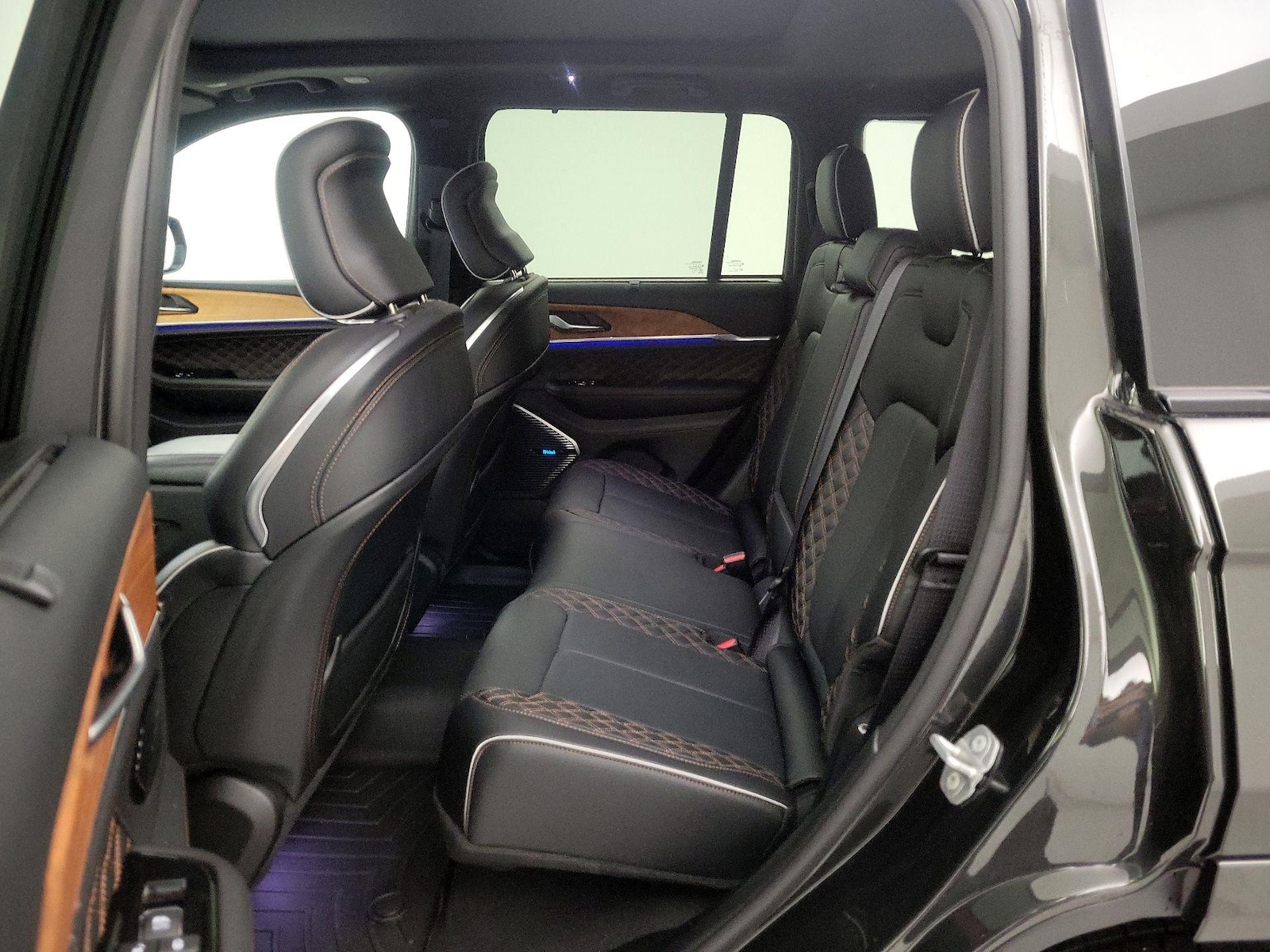 Rear A/C Seat(s)