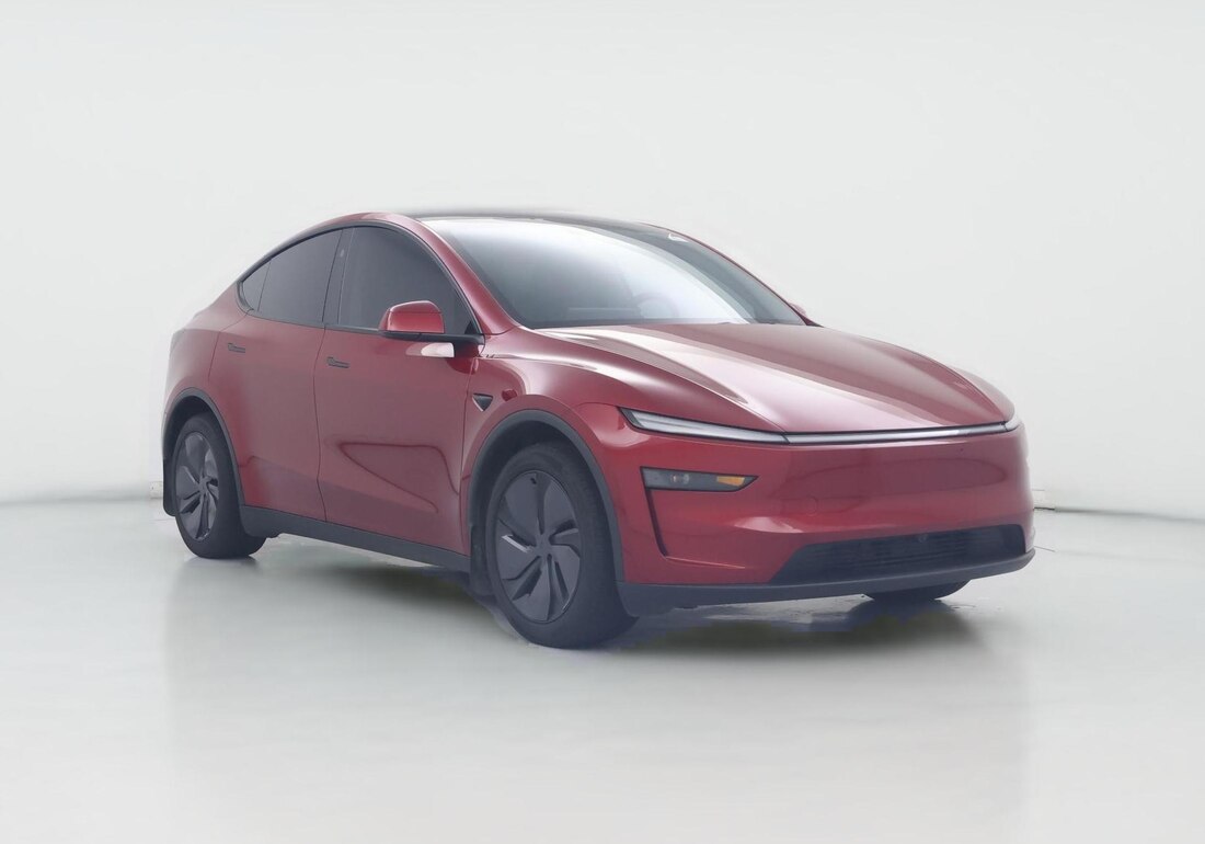 2026 Tesla Model Y Premium Rear-Wheel Drive in Red — CarMax photo