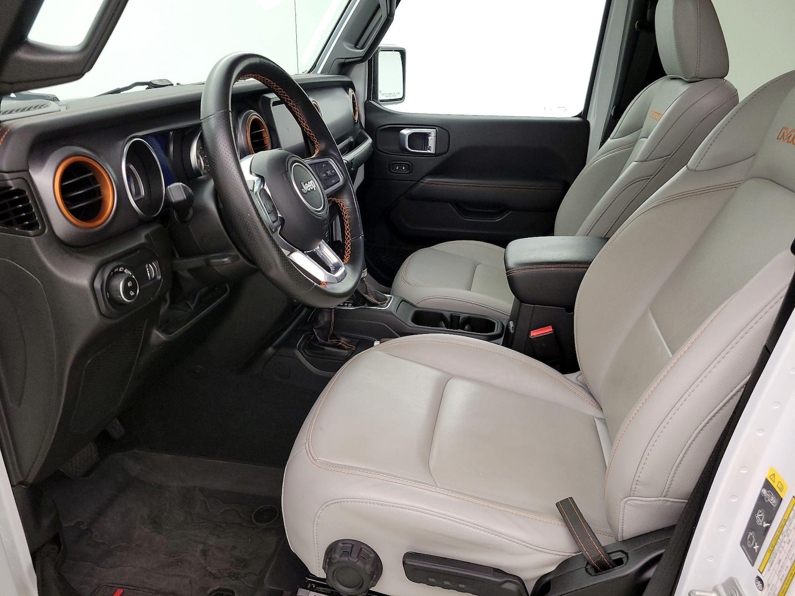 Leather Seats & Side Airbags