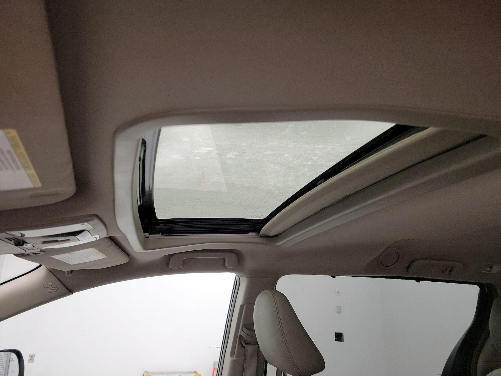 Sunroof(s) & Overhead Airbags