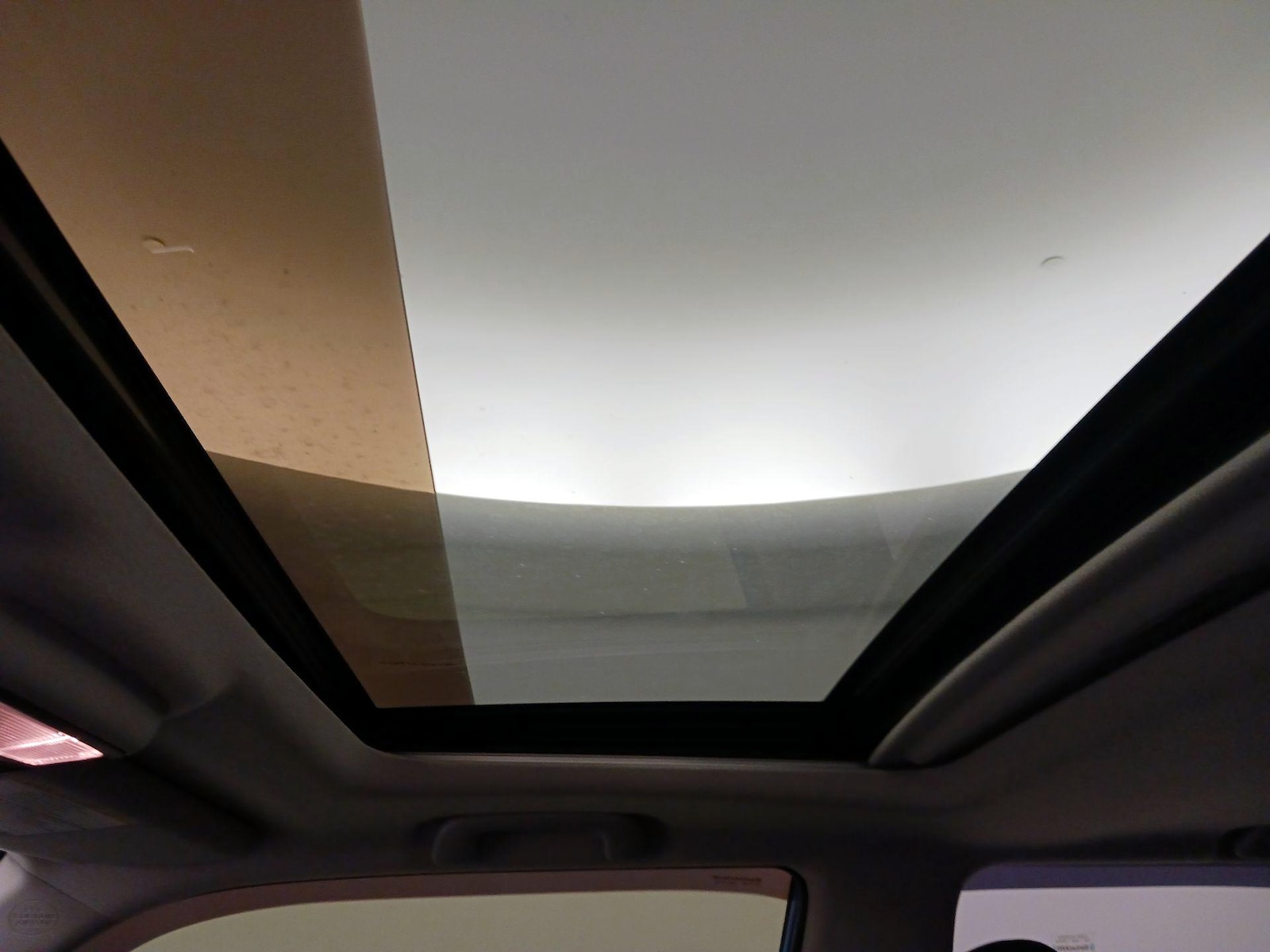 Sunroof(s) & Overhead Airbags