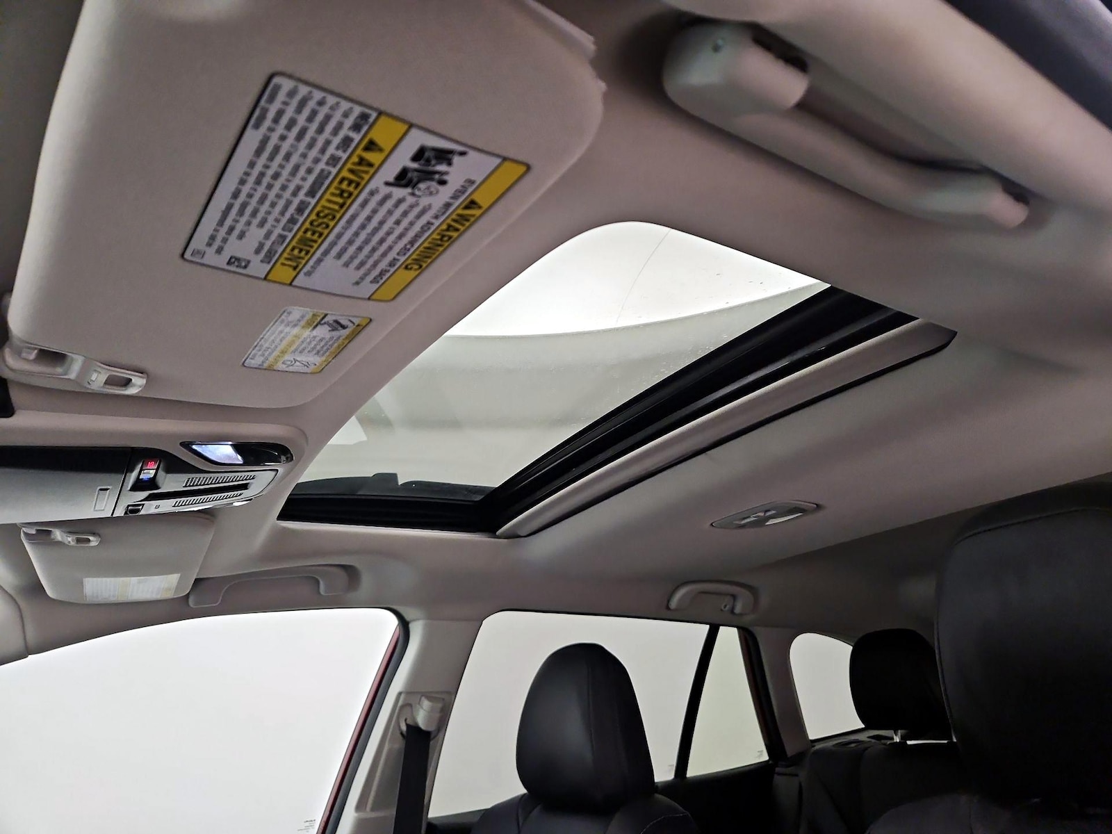 Sunroof(s) & Overhead Airbags