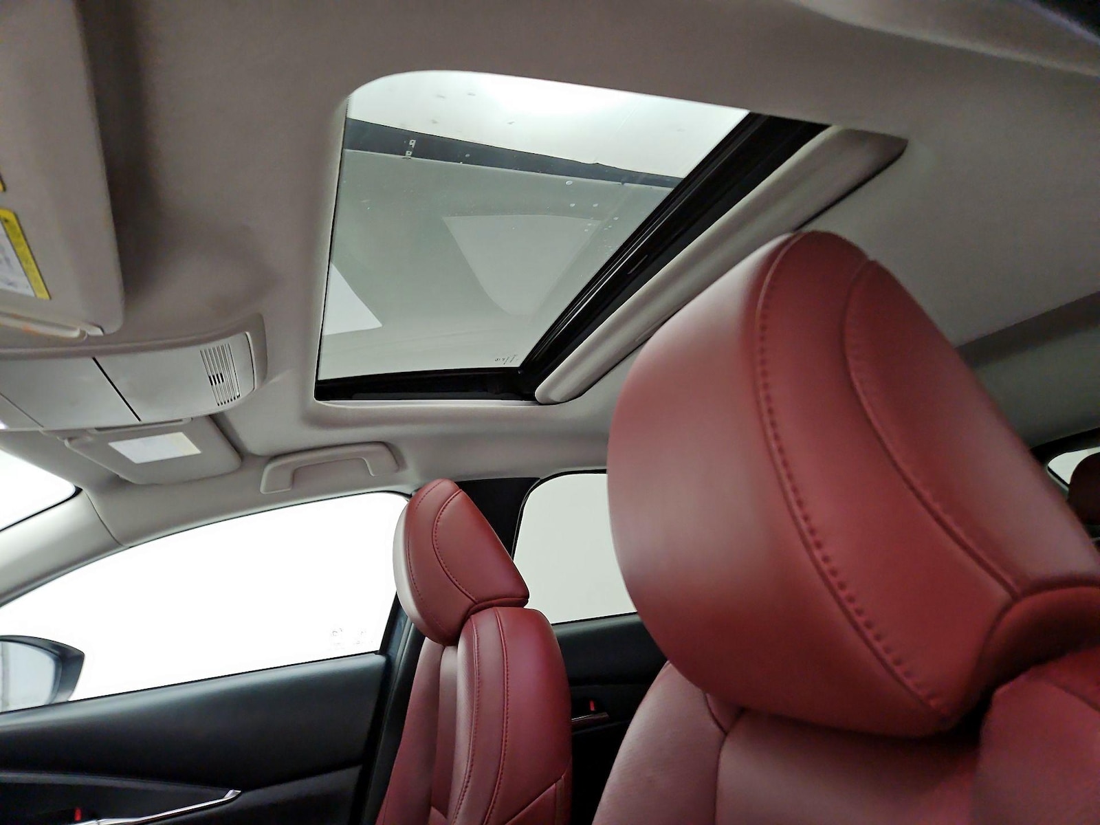 Sunroof(s) & Overhead Airbags