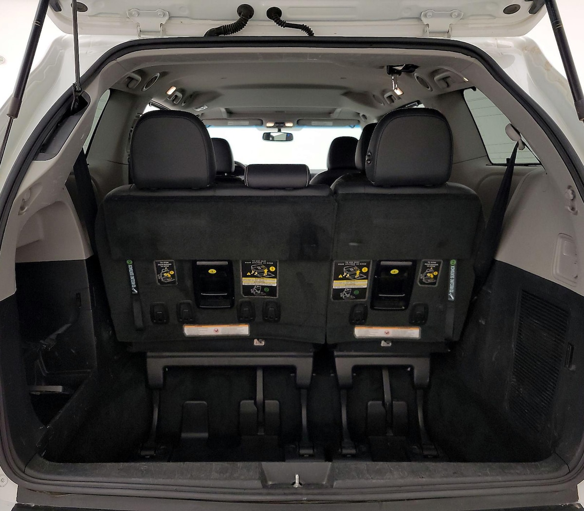 Trunk/Cargo (Seats Up)