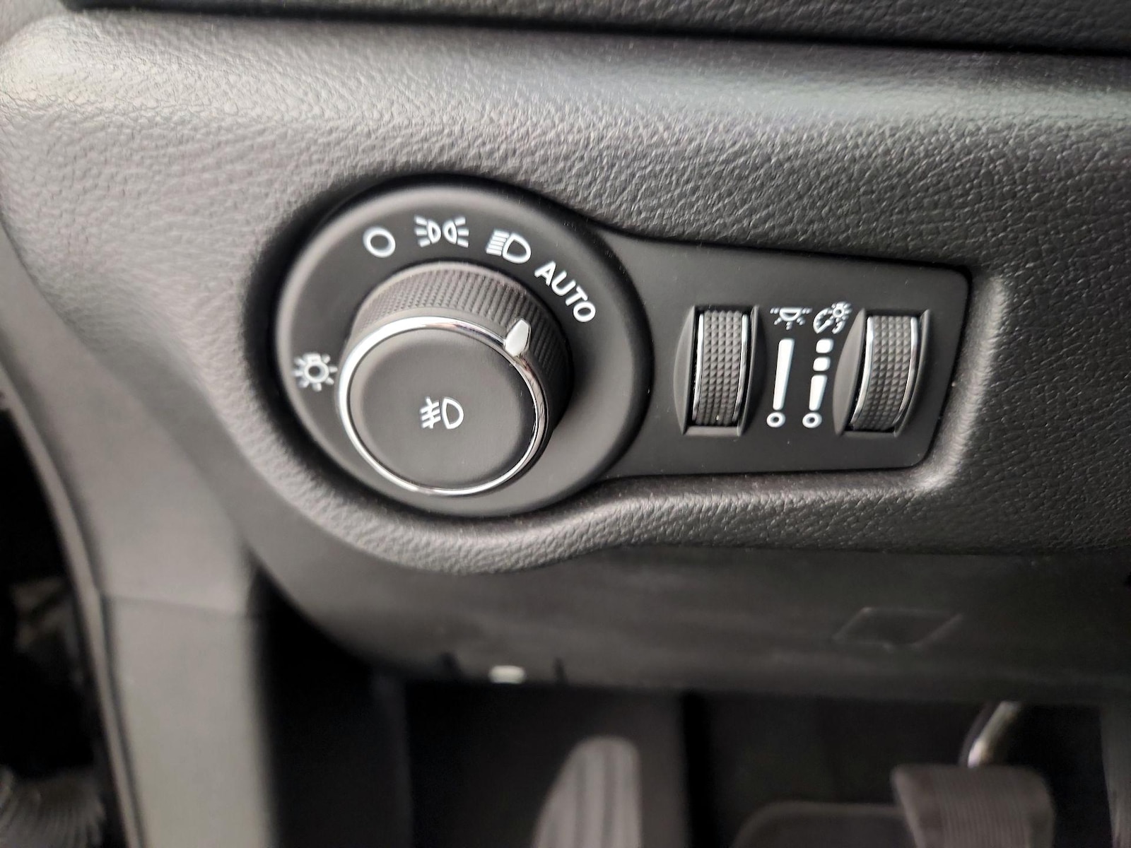 2025 Chrysler Pacifica Limited - Photo 14