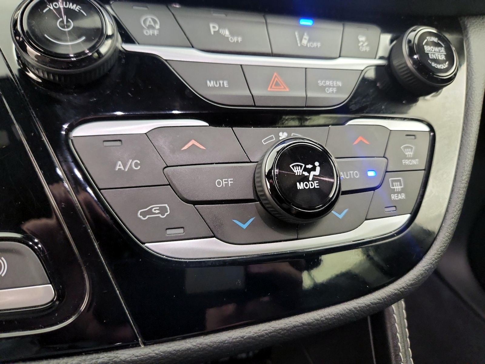 2025 Chrysler Pacifica Limited - Photo 18