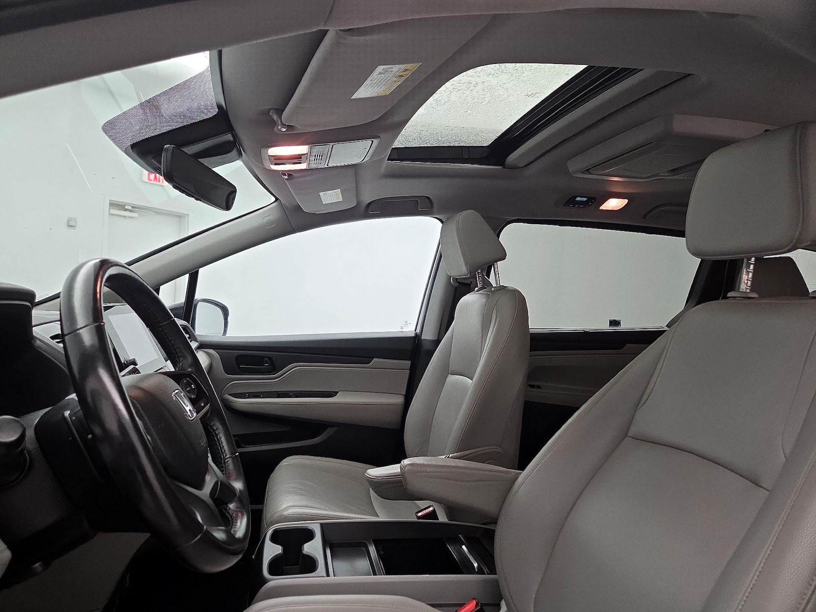 Sunroof(s) & Overhead Airbags