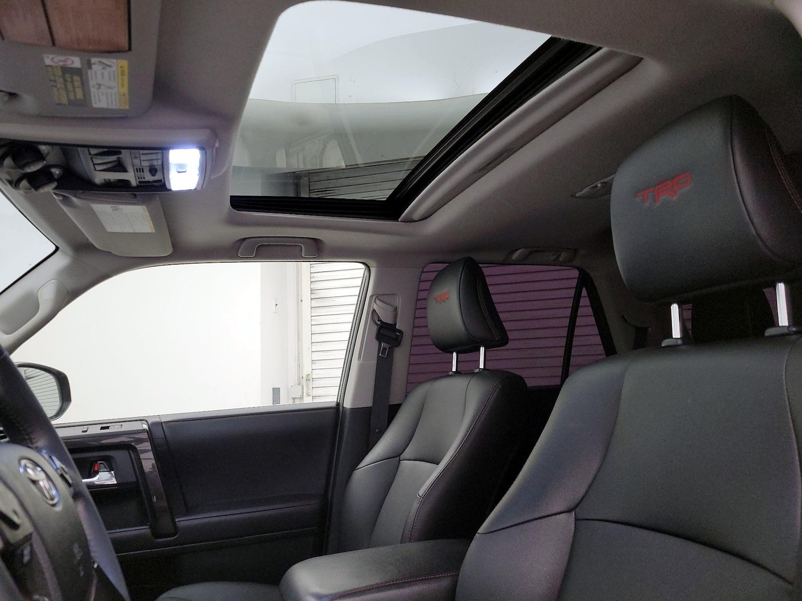 Sunroof(s) & Overhead Airbags