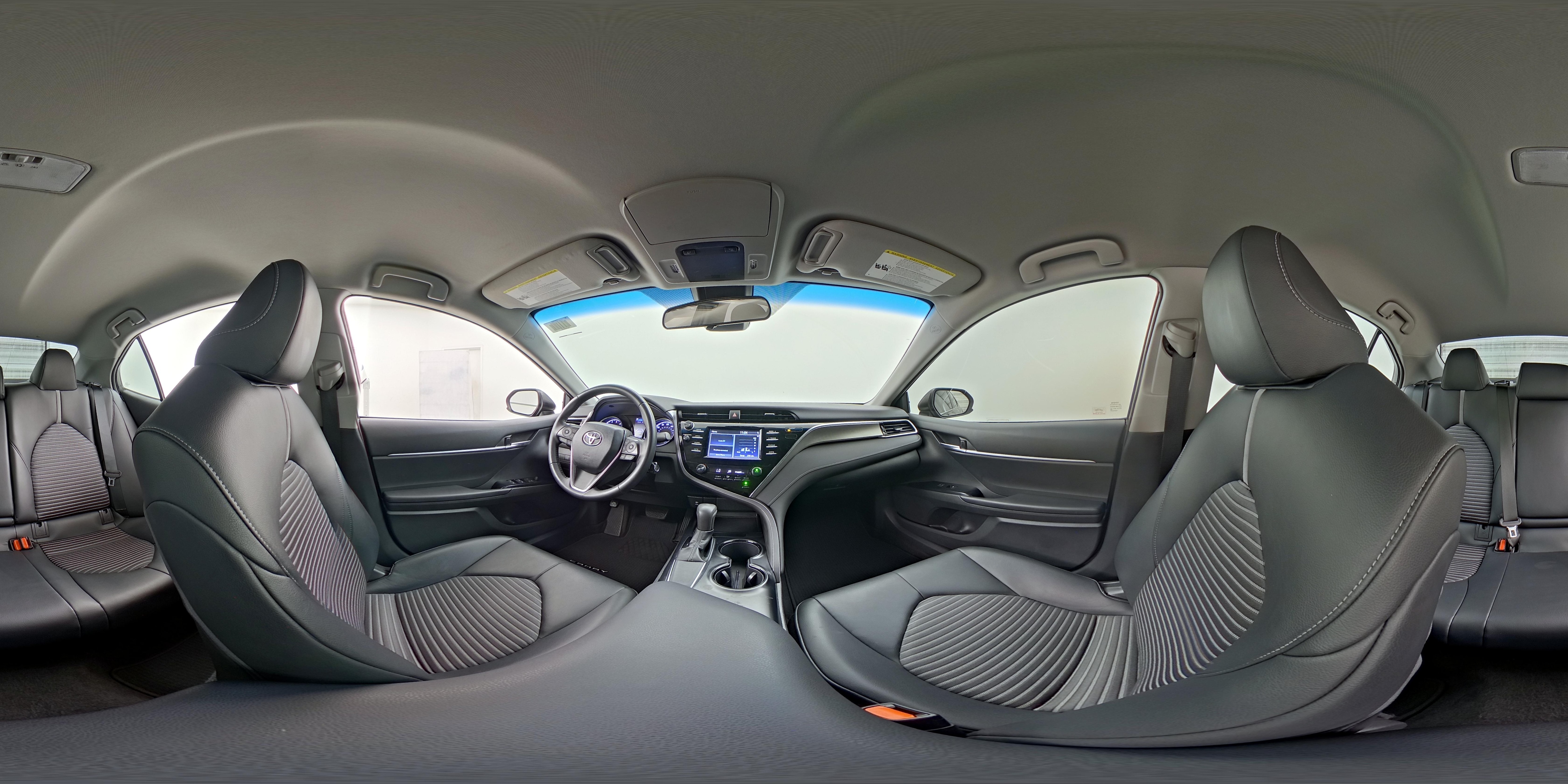 2018 Toyota Camry SE - Photo 24