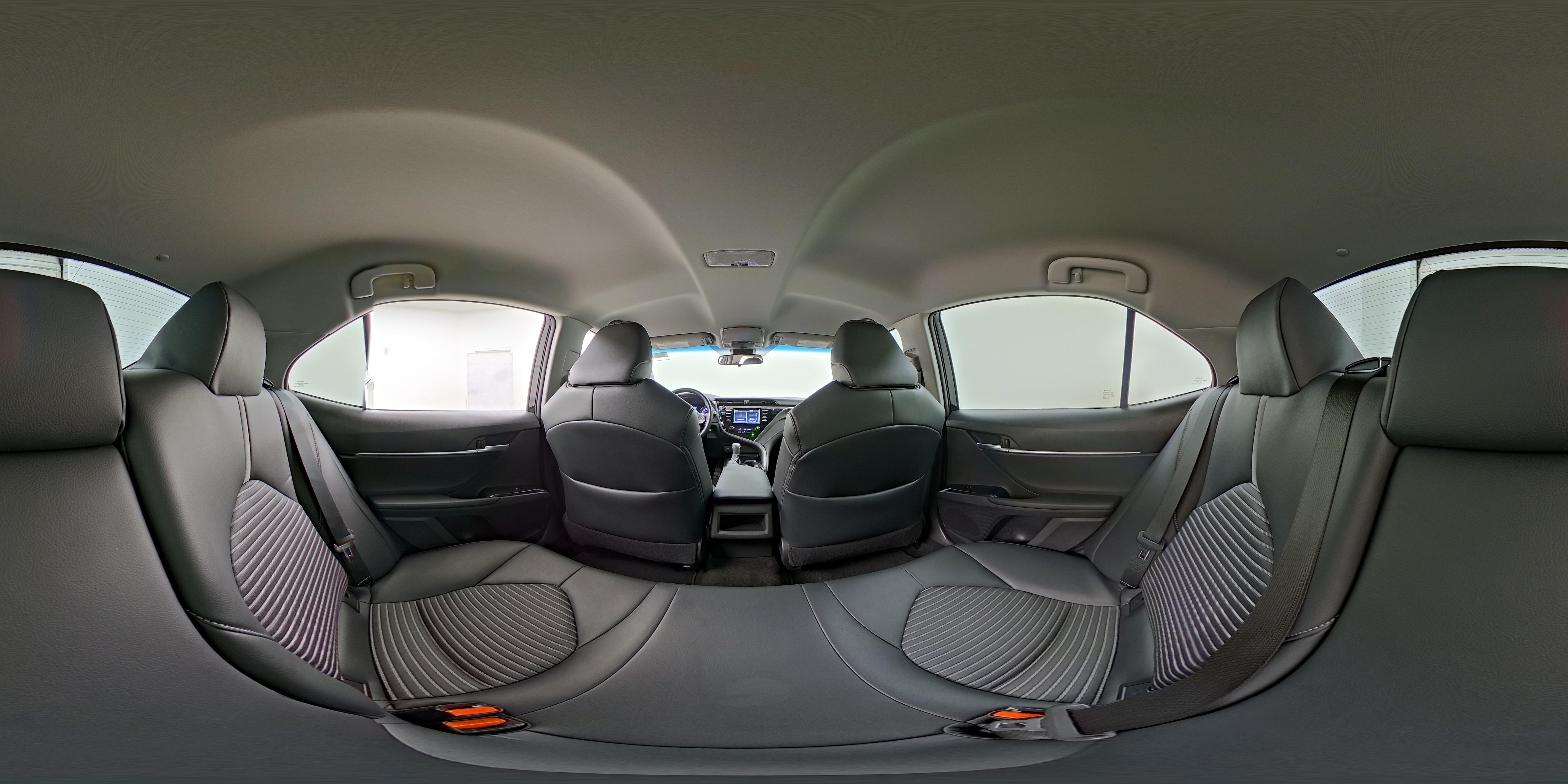 2018 Toyota Camry SE - Photo 25