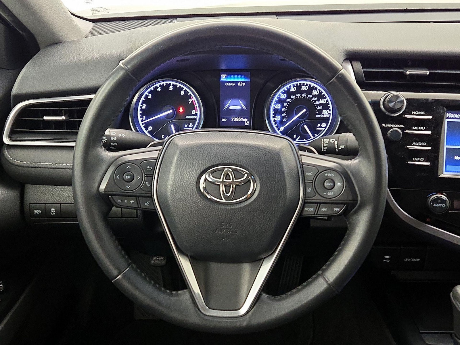2018 Toyota Camry SE - Photo 11