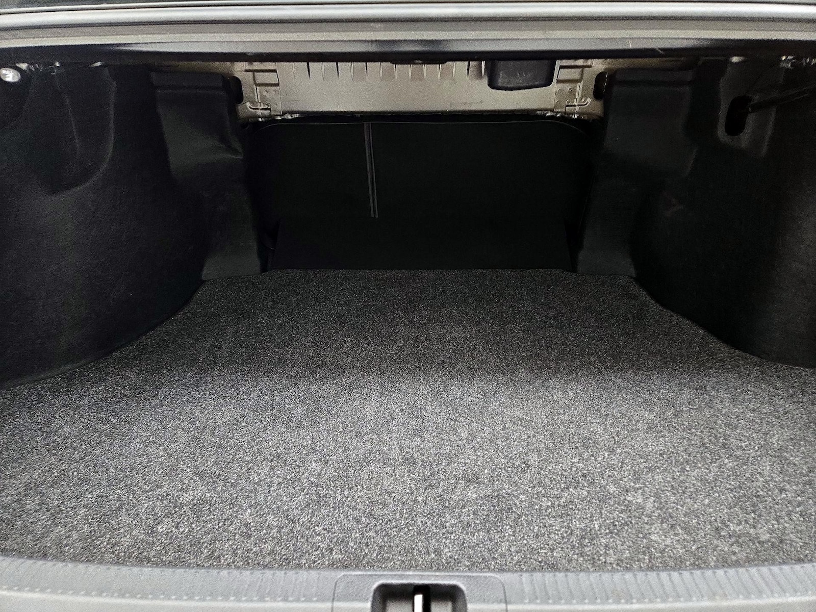 2018 Toyota Camry SE - Photo 21