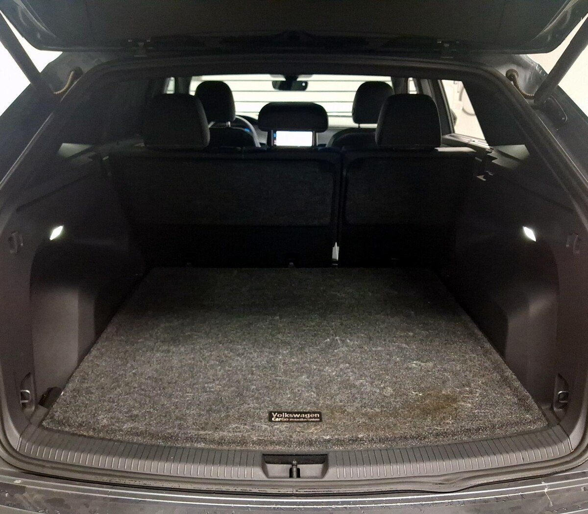 Trunk/Cargo (Seats Up)
