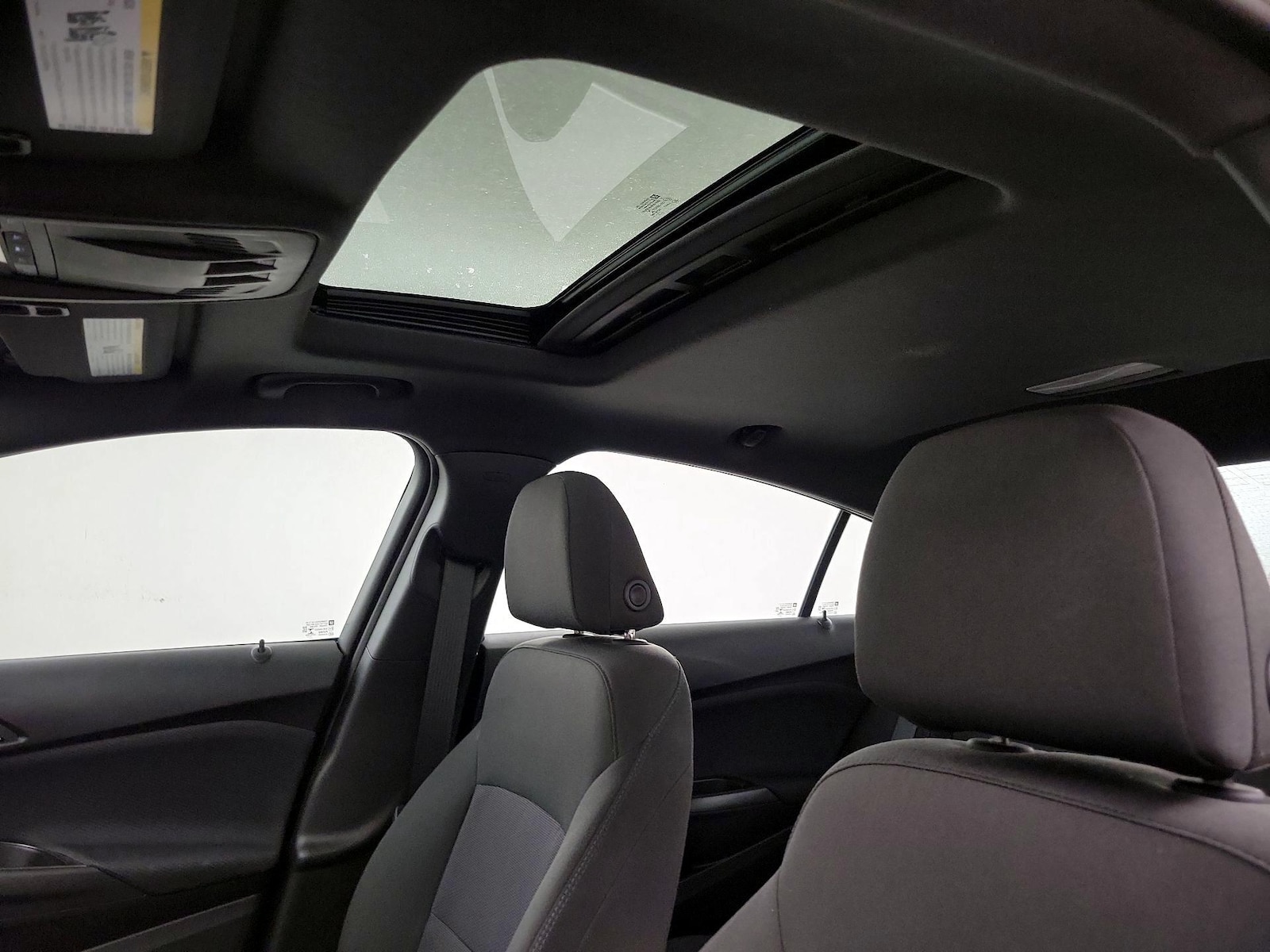 Sunroof(s) & Overhead Airbags
