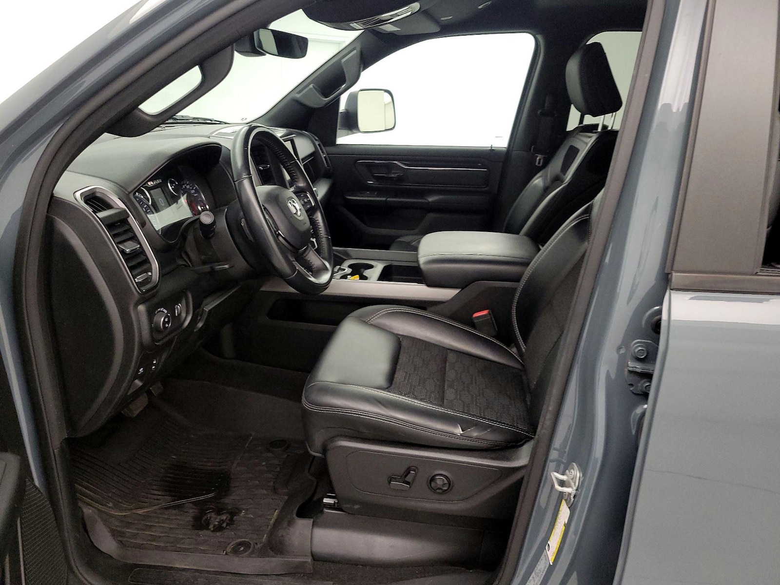 Power Seat(s) & Side Airbags