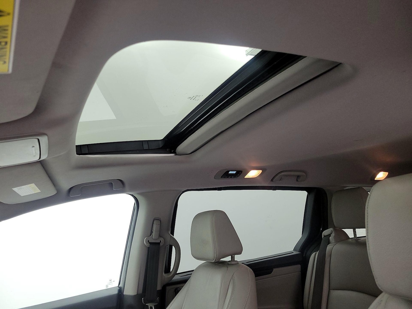 Sunroof(s) & Overhead Airbags