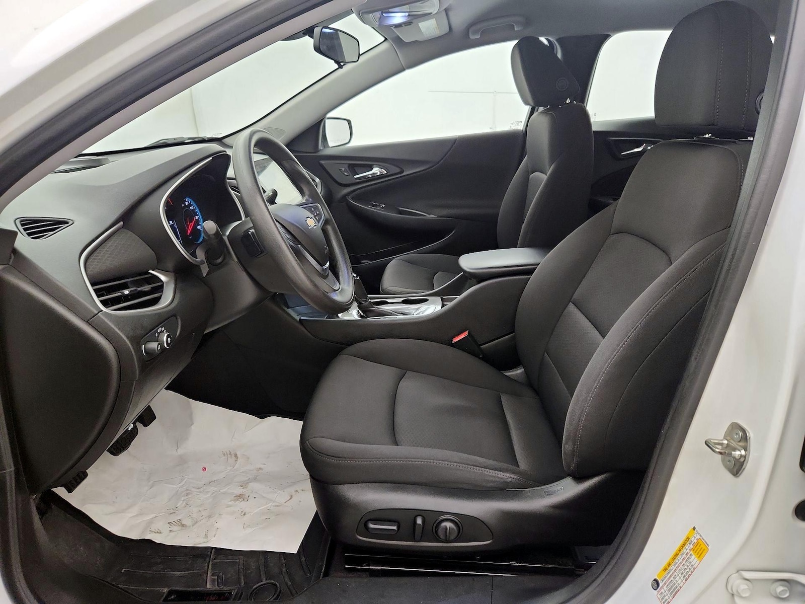Power Seat(s) & Side Airbags