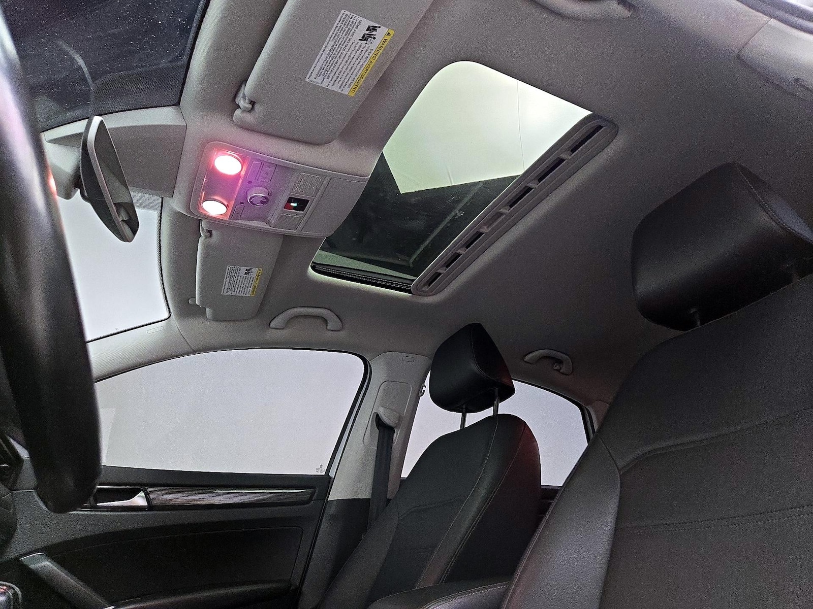 Sunroof(s) & Overhead Airbags
