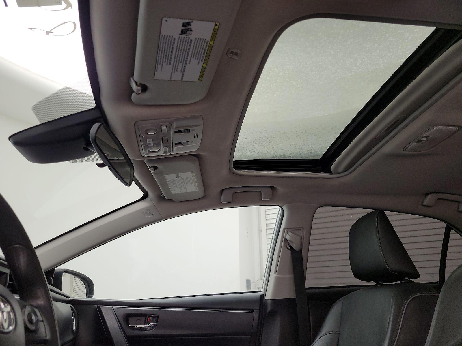 Sunroof(s) & Overhead Airbags